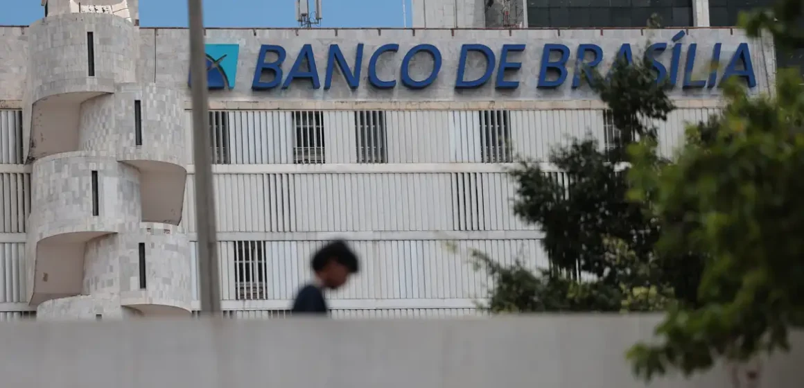 0d4a8719 Fundo de investidores apresenta proposta de R$ 15 bilhões para comprar ativos do Master incorporados pelo BRB, anuncia GDF