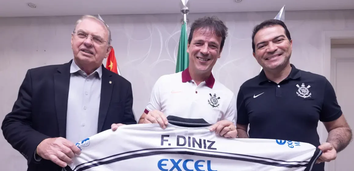 Fernando Diniz é anunciado como novo técnico do Corinthians para substituir Dorival Júnior