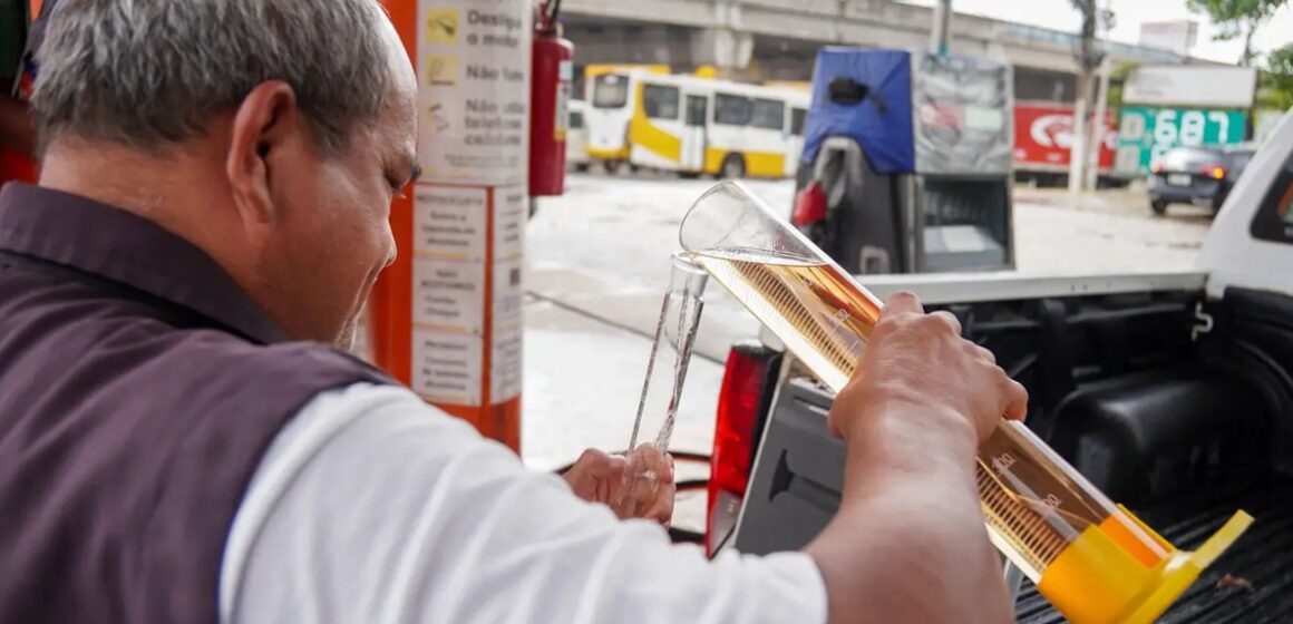 Procon Pará fiscaliza postos de combustíveis em Belém contra práticas abusivas