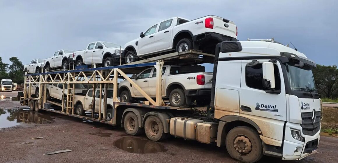 Sefa apreende oito caminhonetes e lâmpadas de LED no Pará