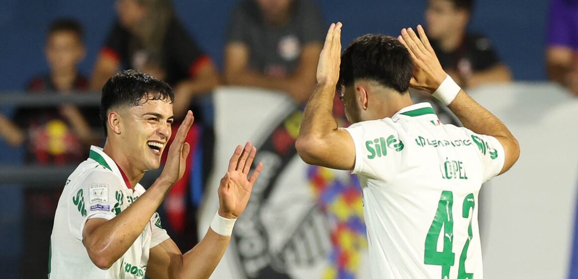 Palmeiras vence Bragantino e amplia liderança no Brasileirão