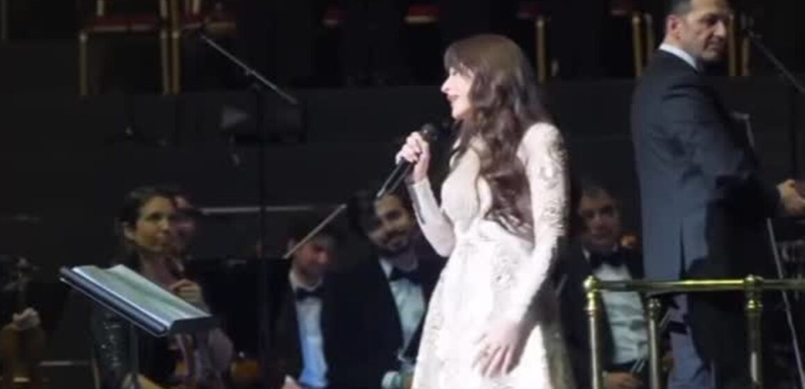 Abeer Nehme emociona com performance que celebra resiliência do Líbano