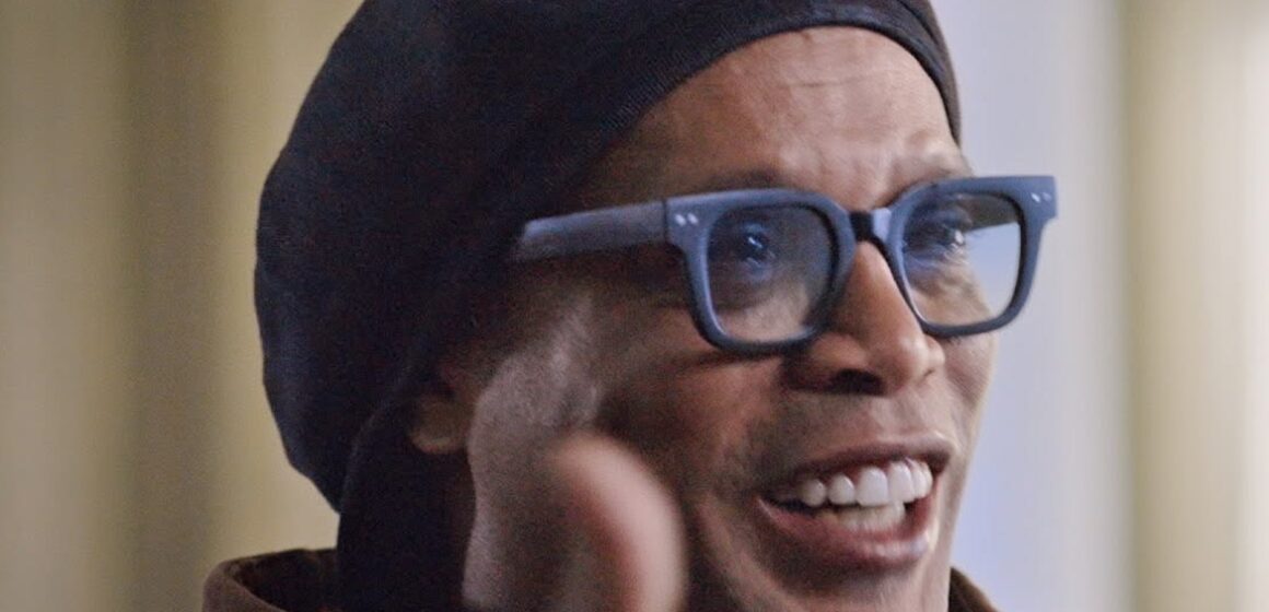 Netflix divulga novas cenas de minissérie sobre Ronaldinho Gaúcho
