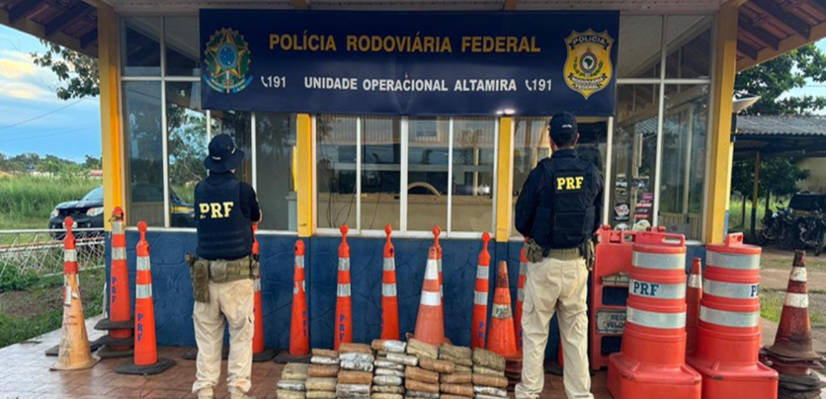 PRF apreende 106 kg de maconha em fundo falso de caminhonete em Altamira