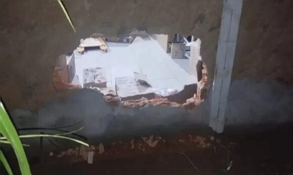 Criminosos arrombam supermercado e furtam televisores no Pará