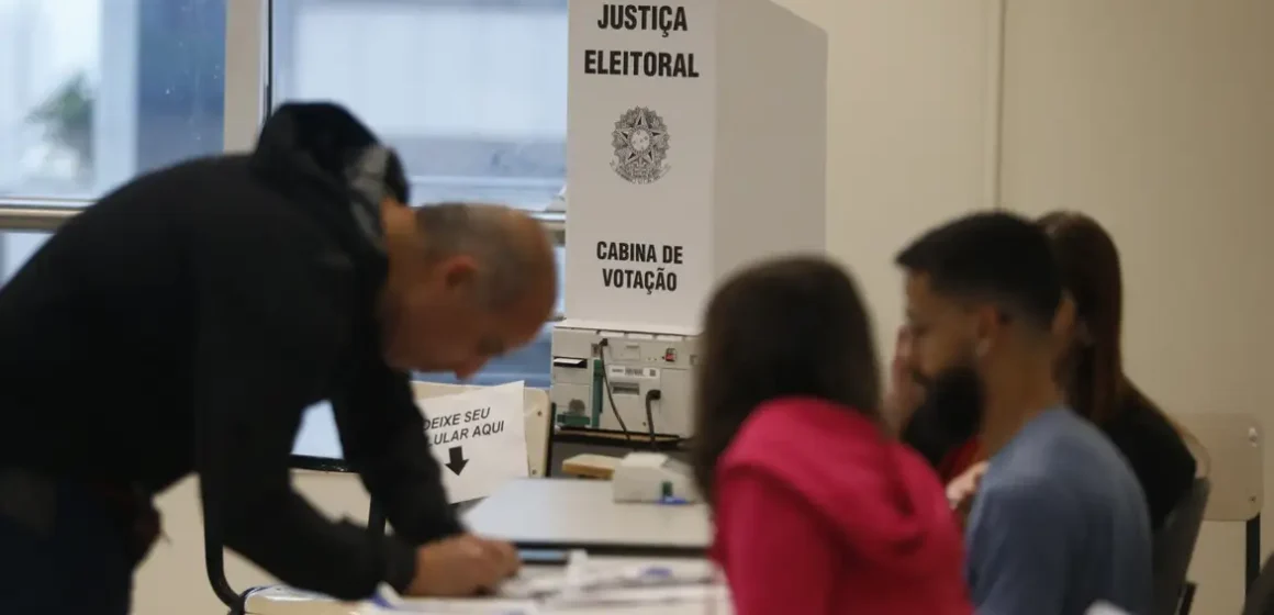 Número de eleitores com mais de 60 anos cresce 74% em 16 anos e pode ser decisivo nas eleições de 2026