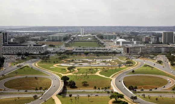 _ja_1145 Relatório do Inesc aponta que emendas parlamentares e juros da dívida apertam investimentos públicos em 2025
