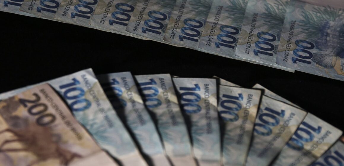 Mais de 47 milhões de pessoas têm dinheiro esquecido em bancos