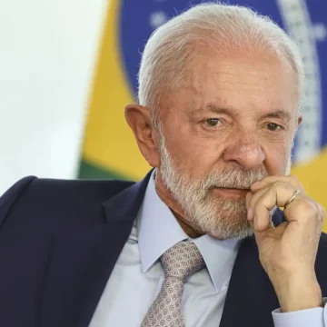 Presidente do PT confirma que Lula será candidato à reeleição