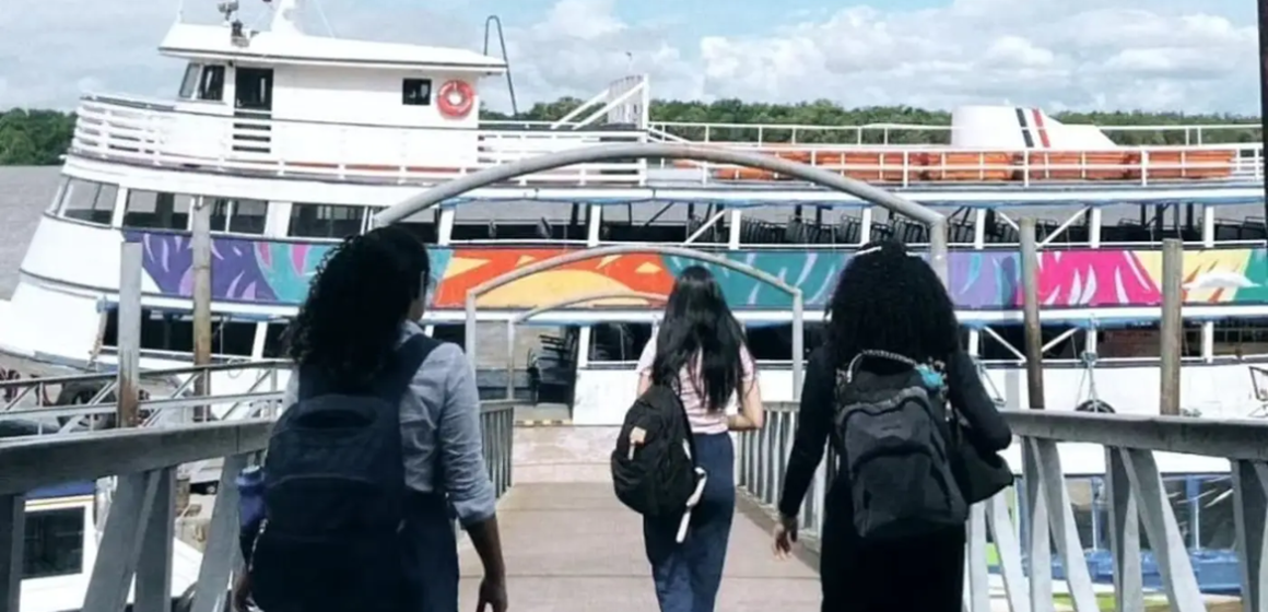 Pesquisa da Uepa sobre letramento em saúde ambiental entre ribeirinhos de Cotijuba fortalece formação em Enfermagem e ganha prêmio de melhor TCC