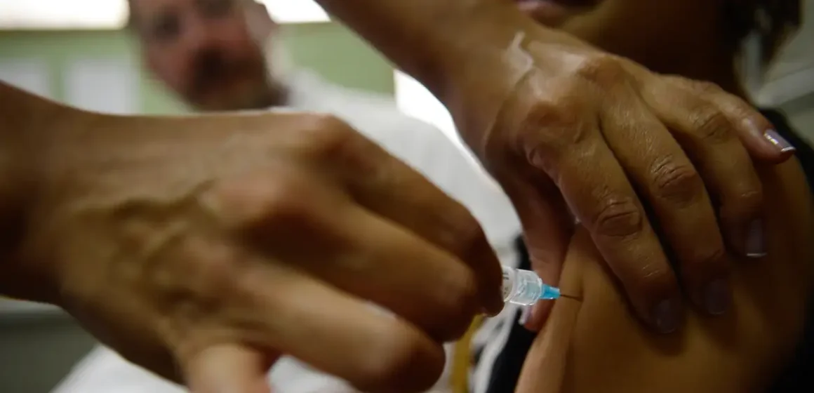 HPV causa 7,5 mil mortes anuais por câncer no Brasil, alerta estudo; vacinação é principal prevenção