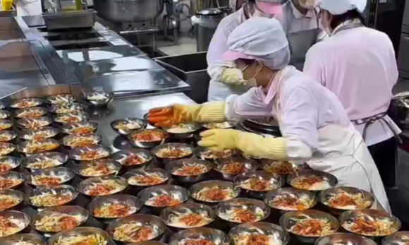 Merenda escolar da Coreia do Sul chama atenção pela variedade e qualidade nutricional