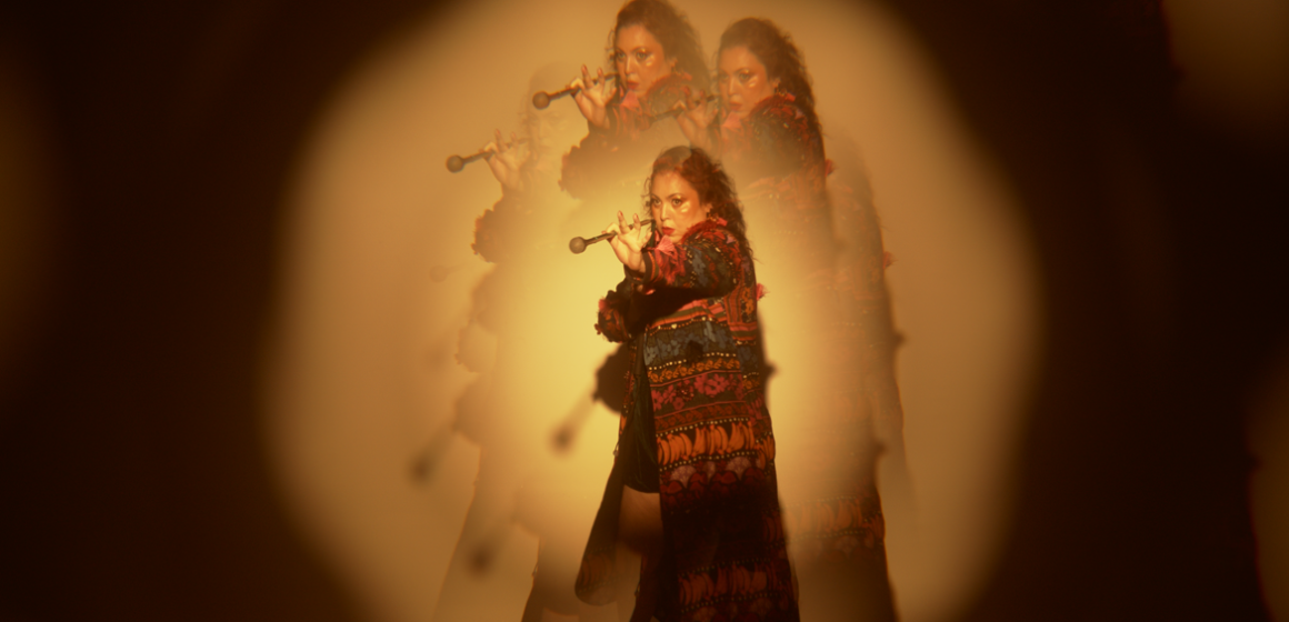 Clarice Senna apresenta show “Gingado” em Belém com tradução da deficiência visual em “poética Def” e homenagem ao pai Chico Sena