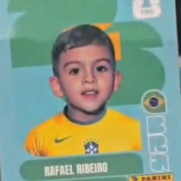 Madrinha emociona afilhado com figurinha personalizada e viraliza nas redes sociais