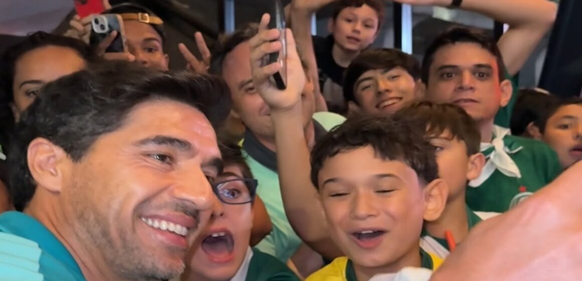 Palmeiras desembarca em Belém e recebe apoio da torcida antes de duelo contra o Clube do Remo