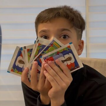 Mãe cria “recompensa da Copa” para incentivar filho a ajudar em casa e vídeo faz sucesso