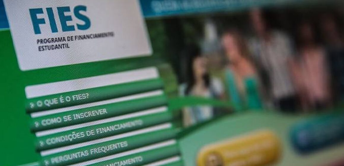 Desenrola Fies abre renegociação de dívidas com descontos de até 99%