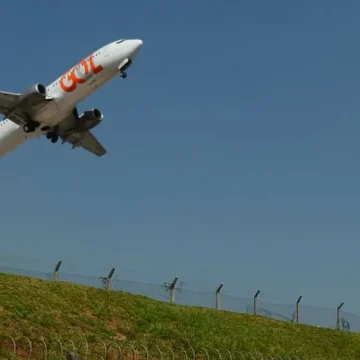 aviao_decola_no_aeroporto_de_congonhas_abr_010819196625330 Petrobras sobe preço do querosene de aviação em 18%, pressionada por conflitos no Oriente Médio