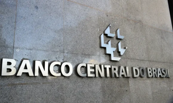 BC regulamenta novas regras para limitar uso do FGC por bancos após crise do Banco Master