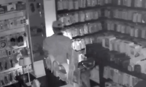 Criminoso invade loja pelo telhado e causa prejuízo em Igarapé-Açu