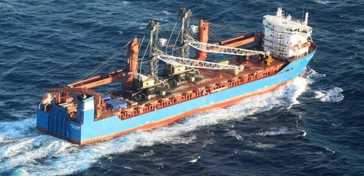 Navio russo suspeito de levar reatores à Coreia do Norte afunda