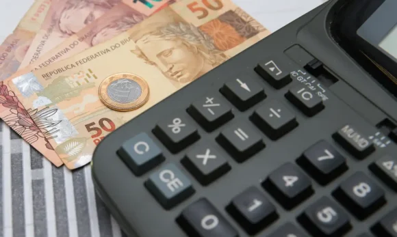 Brasil deve voltar ao Top 10 das maiores economias do mundo em 2026