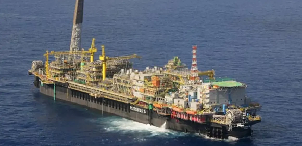 Tensão no Oriente Médio impulsiona alta do petróleo no mercado internacional