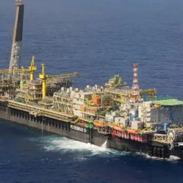 plataforma-p-54_foto_petrobras Tensão no Oriente Médio impulsiona alta do petróleo no mercado internacional