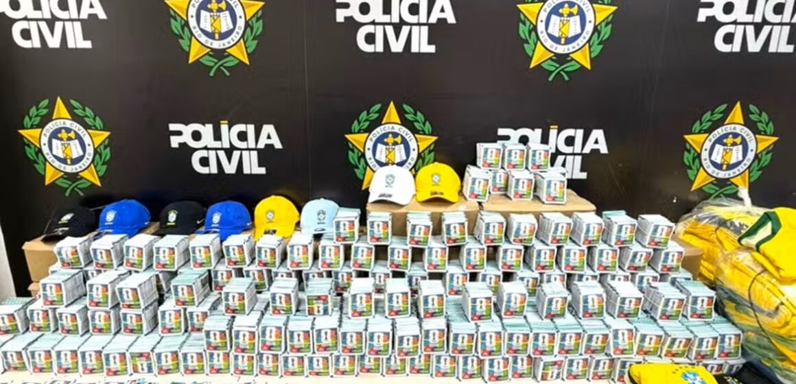 whatsapp-image-2026-05-21-at-22.30.47-1- Polícia apreende 200 mil figurinhas falsas da Copa do Mundo