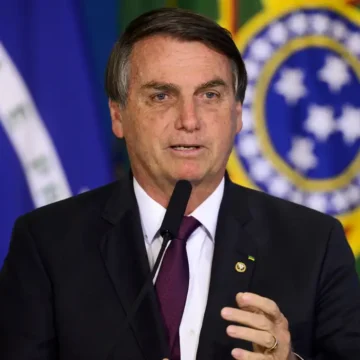 04-11-2020_cerimonia_caixa1-16 Defesa de Bolsonaro alega que arma estava inoperante para segurança e que ex-presidente mandou consertá-la