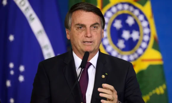 04-11-2020_cerimonia_caixa1-16 Defesa de Bolsonaro alega que arma estava inoperante para segurança e que ex-presidente mandou consertá-la
