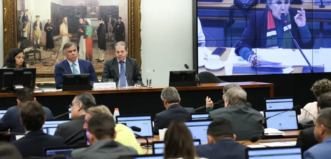 0d9a3771 Comissão da Câmara aprova avanço da PEC que reduz maioridade penal para 16 anos