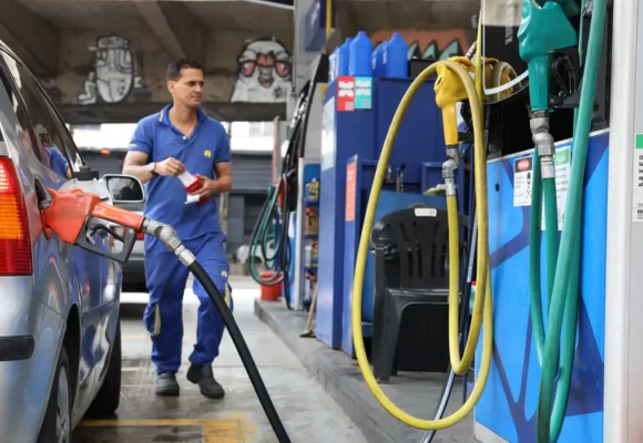 Governo abre crédito extraordinário de R$ 550 milhões para subsidiar importação de diesel rodoviário