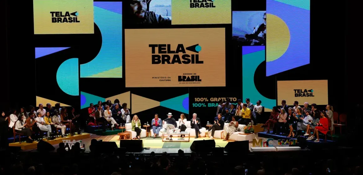 Streaming público Tela Brasil estreia com 555 obras gratuitas e acesso via Gov.br para democratizar o audiovisual nacional