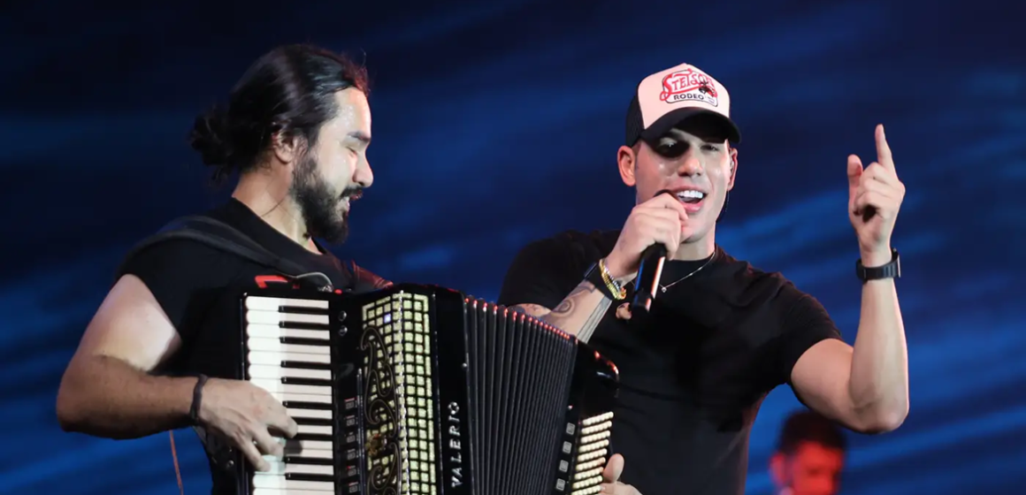 Zé Vaqueiro anuncia gravação de DVD em Belém durante show no Parárraiá 2026 no Mangueirão