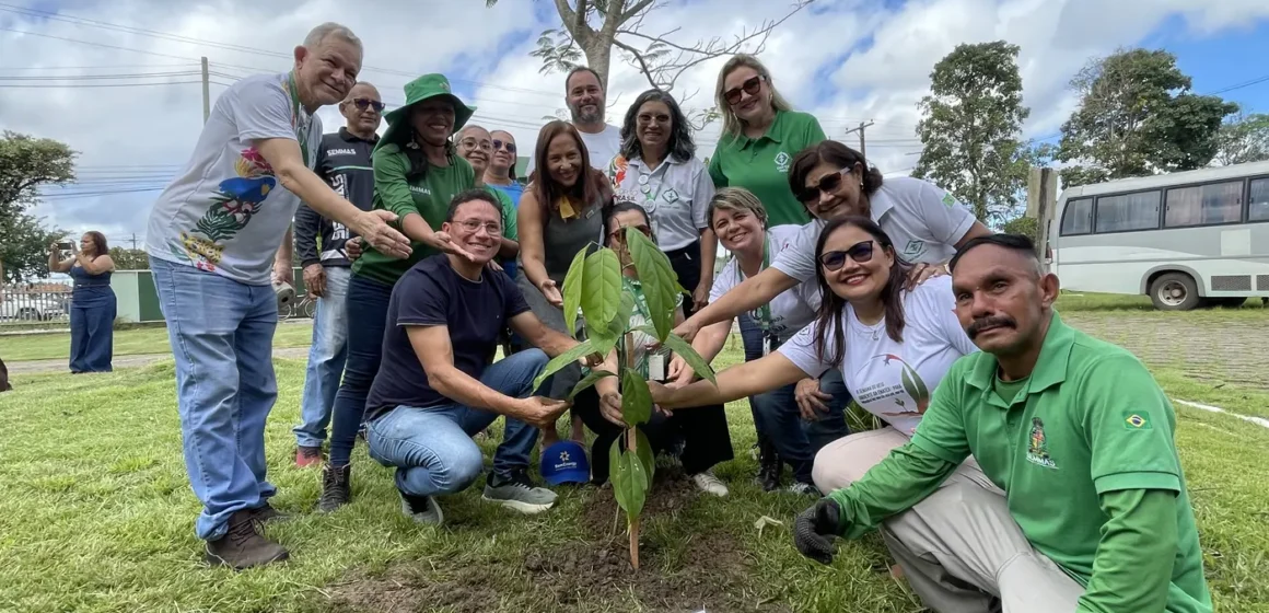 20260610162930-GC00077947-F00309561 Emater planta 30 mudas em Marituba para celebrar o Dia do Meio Ambiente