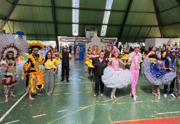 Talentos Juninos 2026 celebra a cultura amazônica com apresentações de alunos da rede pública