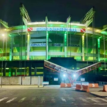 Mangueirão ganha iluminação especial após vitória do Brasil na Copa do Mundo