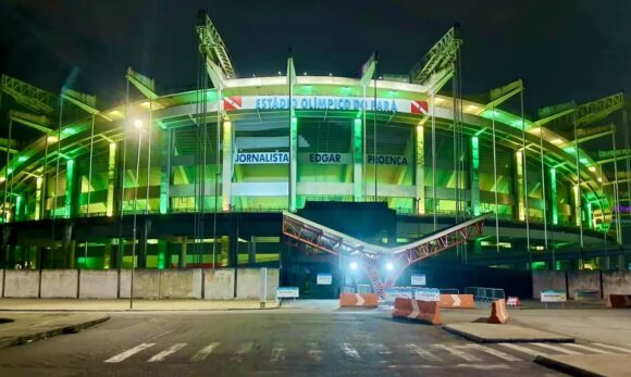 Mangueirão ganha iluminação especial após vitória do Brasil na Copa do Mundo