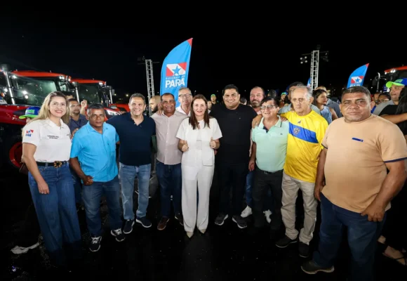 Governadora Hana Ghassan entrega 188 máquinas agrícolas a 70 municípios do Pará