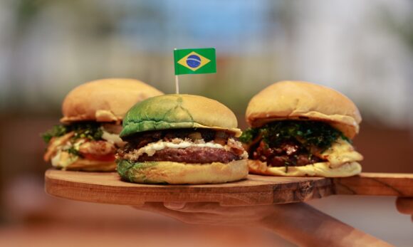 “Burguer do Hexa” aposta no clima da Copa para impulsionar vendas em hamburgueria