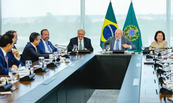 Governo propõe aumentar mistura de etanol na gasolina de 30% para até 32%