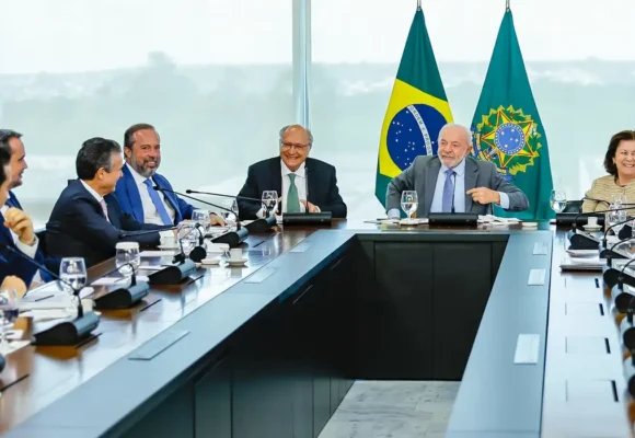 Governo propõe aumentar mistura de etanol na gasolina de 30% para até 32%