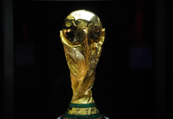 Fraudes ligadas à Copa quase dobram e acendem alerta para 2026 com uso de IA e Pix