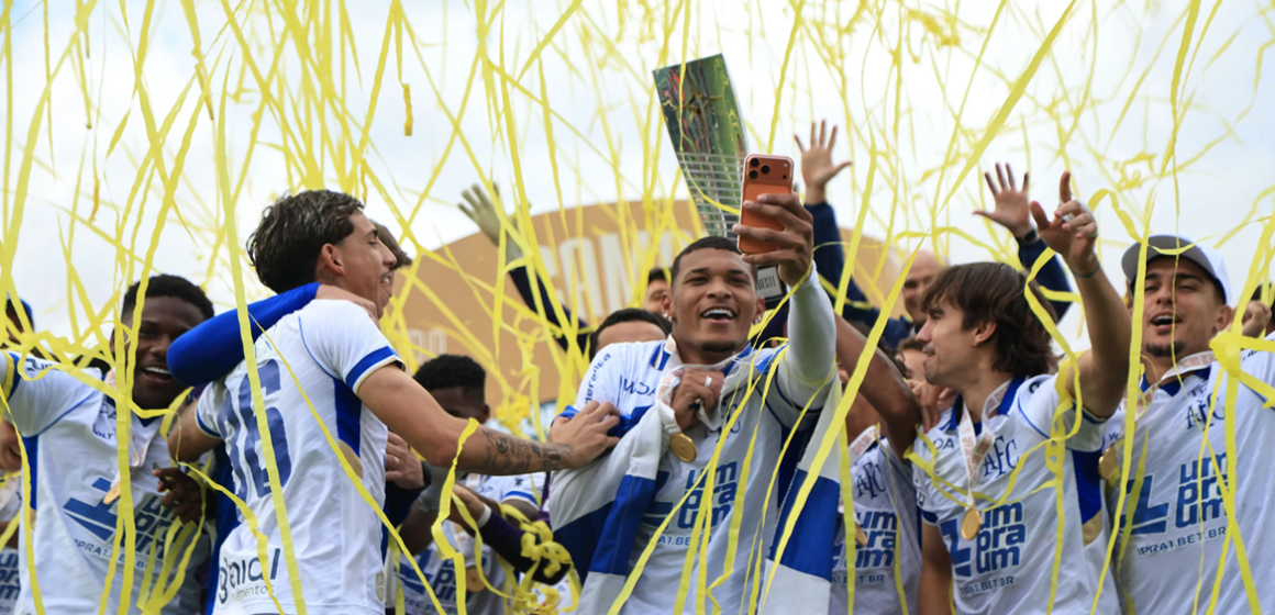 Chapecoense luta, mas Avaí leva a melhor na decisão da Copa Sul-Sudeste nos pênaltis
