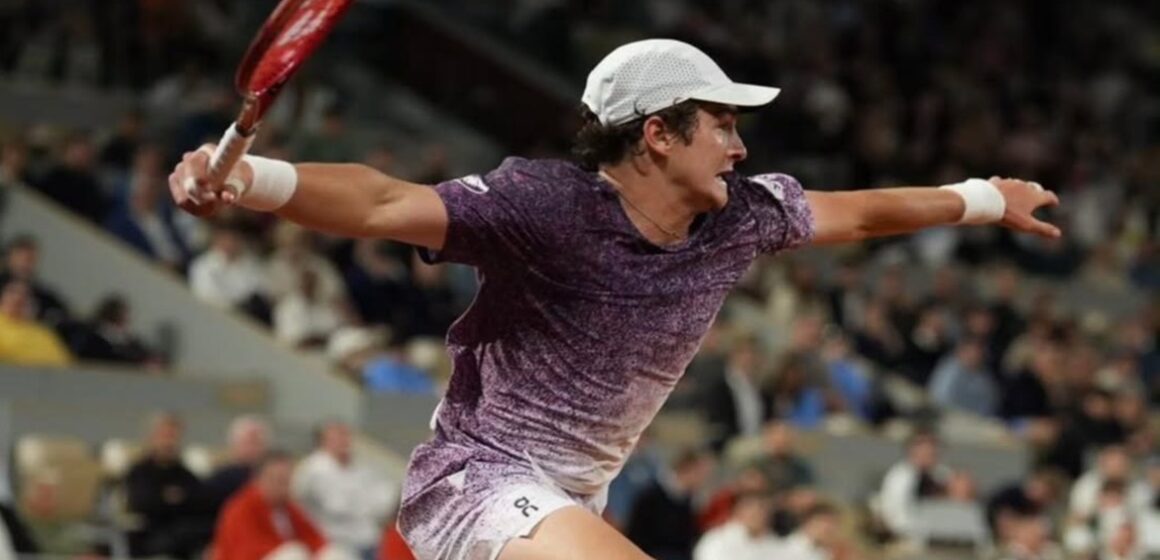 SaveClip.App_710203442_18594779305038003_5530064871699616263_n João Fonseca busca vaga histórica na semifinal de Roland Garros nesta terça-feira