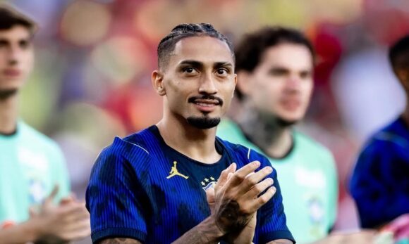 SaveClip.App_718792253_18598401901050951_8418648544519627316_n Raphinha desperta interesse de clubes da Arábia Saudita