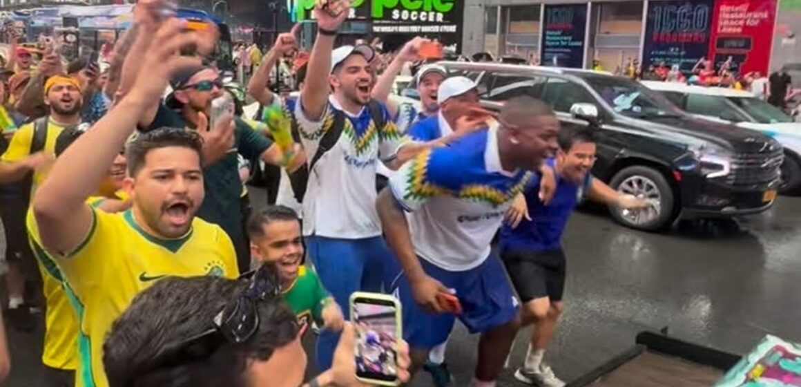 Brasileiros tomam a Times Square e Saveiro rebaixada vira atração em Nova York