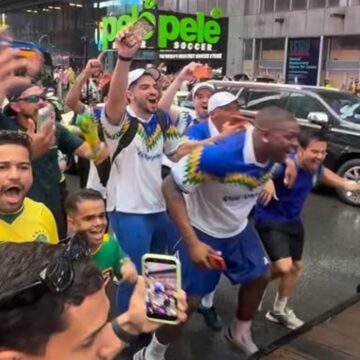 Brasileiros tomam a Times Square e Saveiro rebaixada vira atração em Nova York