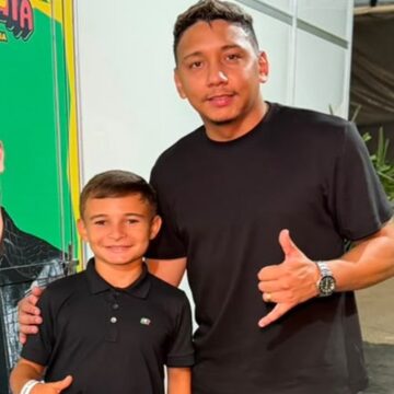 Menino de Capitão Poço realiza sonho de conhecer baterista Wesley Safadão em Belém